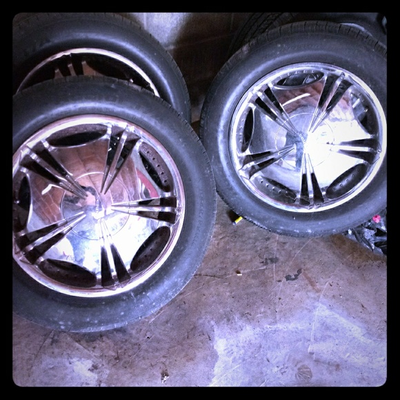 18 inche rims 4 of them - Picture 1 of 1